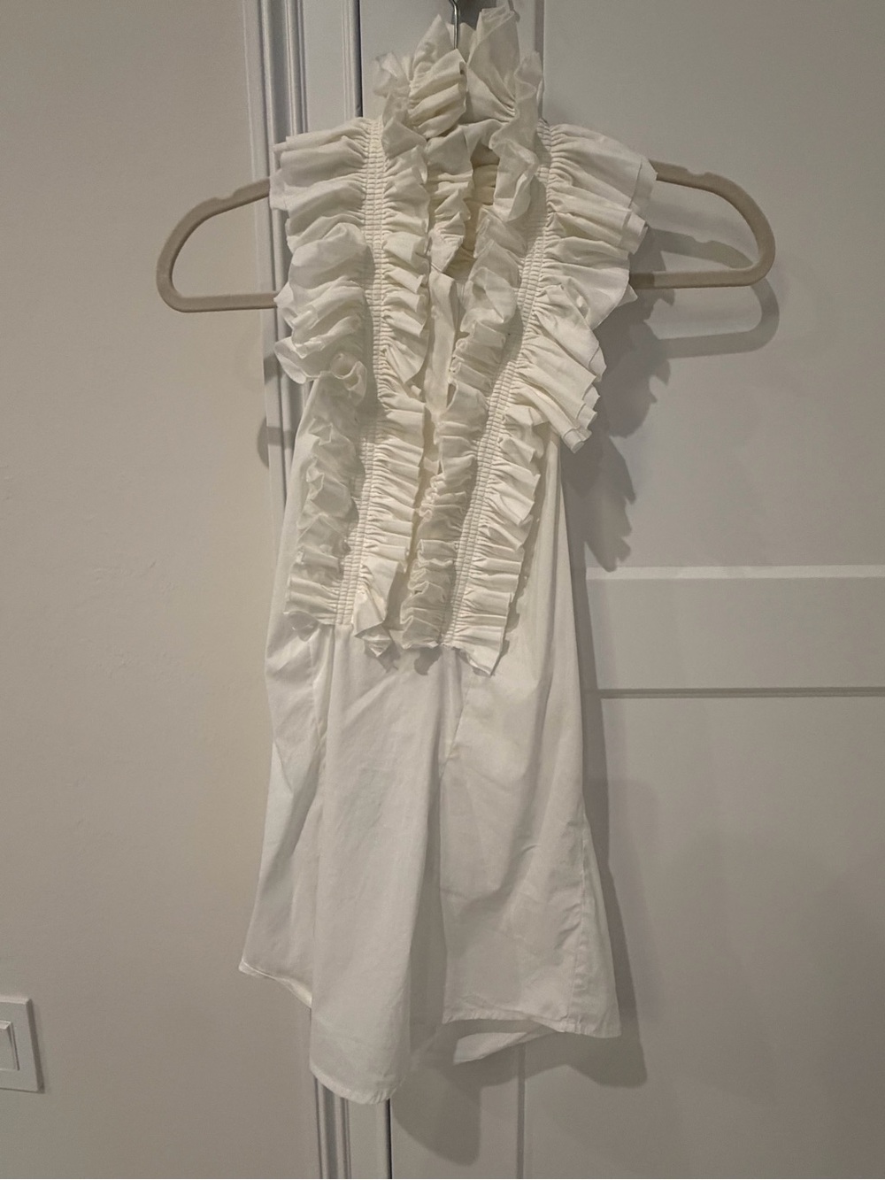 BCBGMaxAzria White Ruffled Front Sleeveless Top